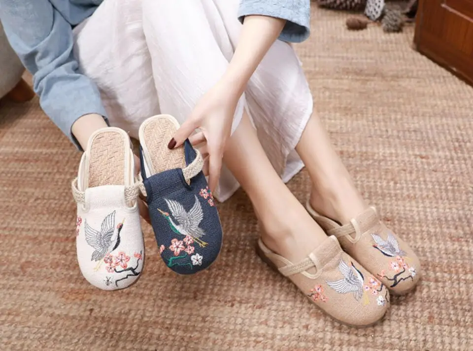 Ethnic Wide Toe Linen Slippers for Women Embroidered Vintage Casual Mules Ladies Trend Summer Slides Female Backless Sandals