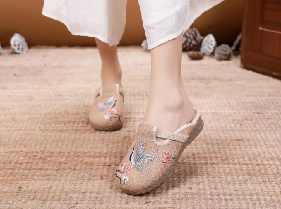 Ethnic Wide Toe Linen Slippers for Women Embroidered Vintage Casual Mules Ladies Trend Summer Slides Female Backless Sandals