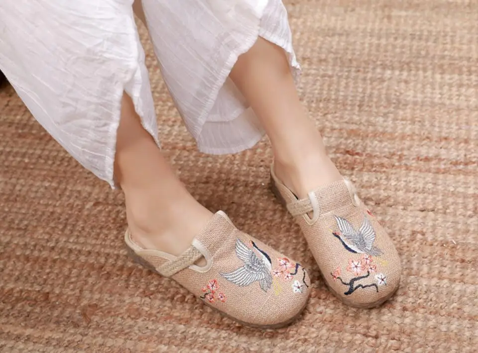 Ethnic Wide Toe Linen Slippers for Women Embroidered Vintage Casual Mules Ladies Trend Summer Slides Female Backless Sandals