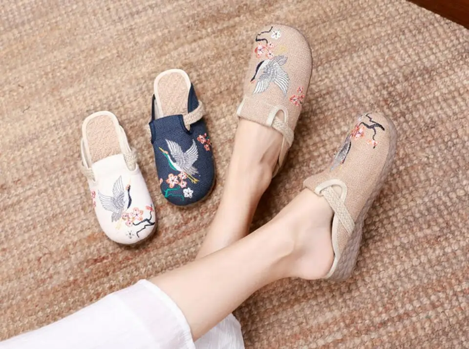 Ethnic Wide Toe Linen Slippers for Women Embroidered Vintage Casual Mules Ladies Trend Summer Slides Female Backless Sandals