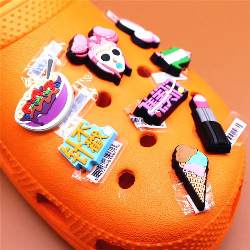 Dropshipping 1pcs Cute Pink lipstick PVC Shoe Charms Punk Girl Accessories Rouge Powder Decorations fit Bracelet Kids Gifts