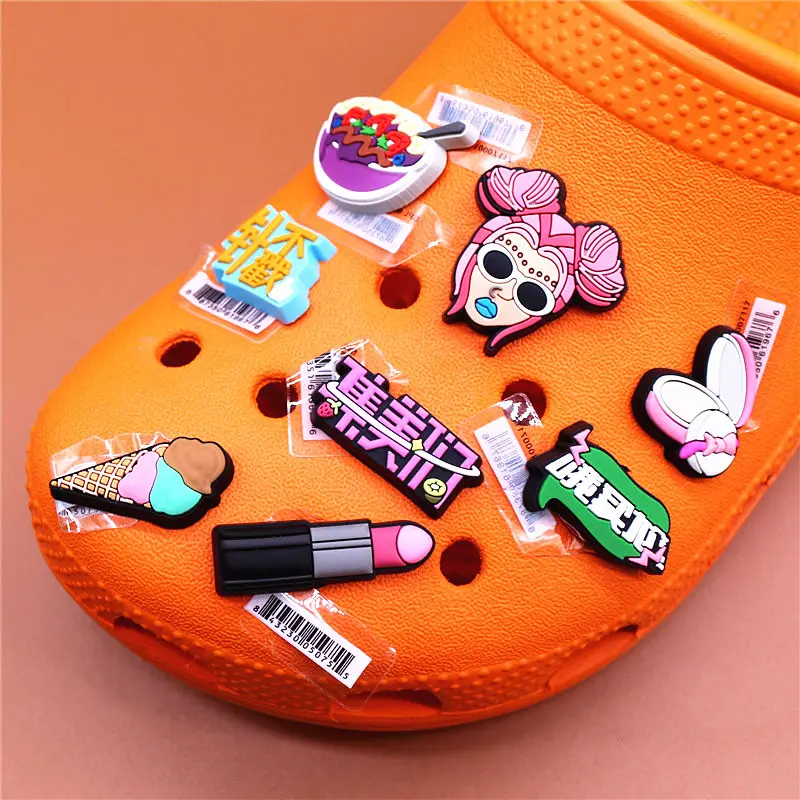 Dropshipping 1pcs Cute Pink lipstick PVC Shoe Charms Punk Girl Accessories Rouge Powder Decorations fit Bracelet Kids Gifts