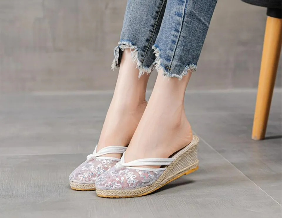 Air Mesh Wedge Slippers for Women Sequins Fashion Slides Ladies Closed Toe Leisure Outdoor Espadrilles High-heeled Slip on Mules