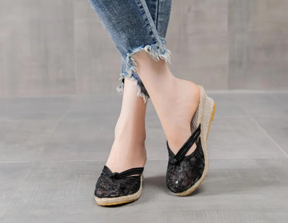 Air Mesh Wedge Slippers for Women Sequins Fashion Slides Ladies Closed Toe Leisure Outdoor Espadrilles High-heeled Slip on Mules