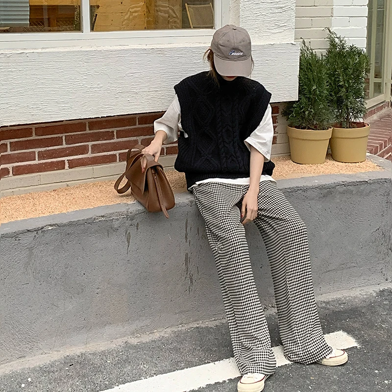 2021 New Women Spring Autumn Turtleneck Twist Sleeveless Short Tank Sweater Jacket Beige Knitted Pullover Waistcoat Vest