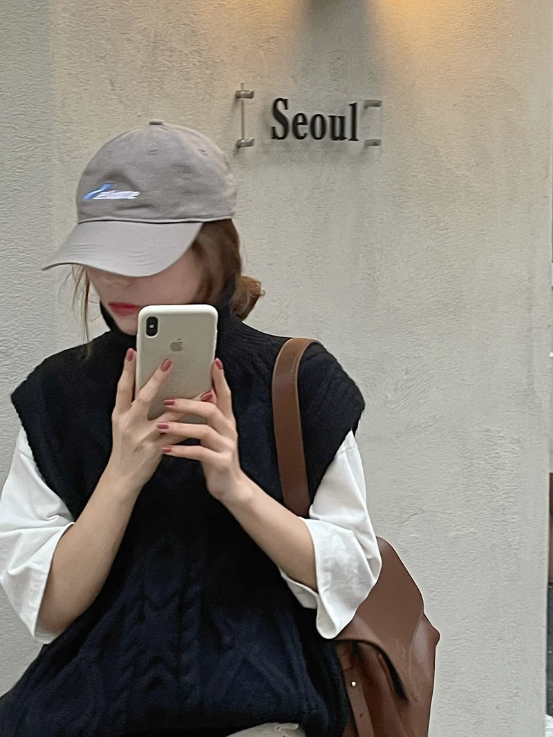 2021 New Women Spring Autumn Turtleneck Twist Sleeveless Short Tank Sweater Jacket Beige Knitted Pullover Waistcoat Vest
