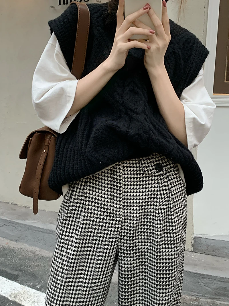 2021 New Women Spring Autumn Turtleneck Twist Sleeveless Short Tank Sweater Jacket Beige Knitted Pullover Waistcoat Vest
