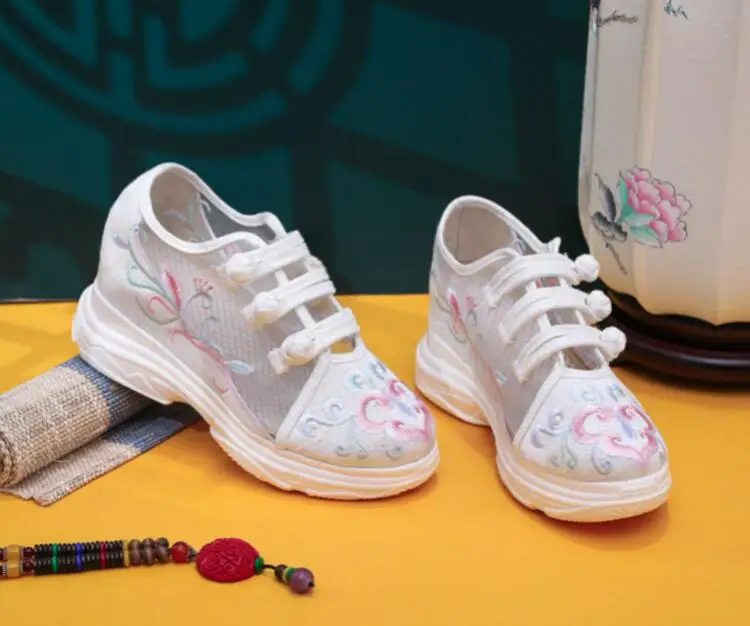 Women Air Mesh Embroidered Sneakers Ladies Summer Casual Shoes кроссовки женские Vintage Female Sandals