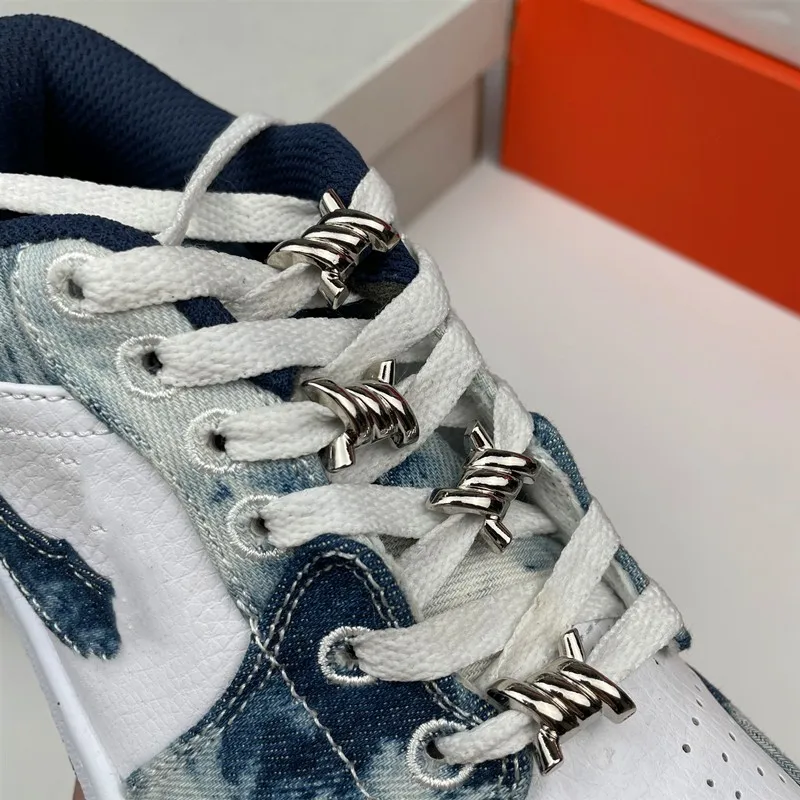1 Pair Luxurious for Metal Buckles Wire Thorn Knot Shoe Decorative Flower Sneakers Iron Ring Shoelaces Shoe Charms Accessories