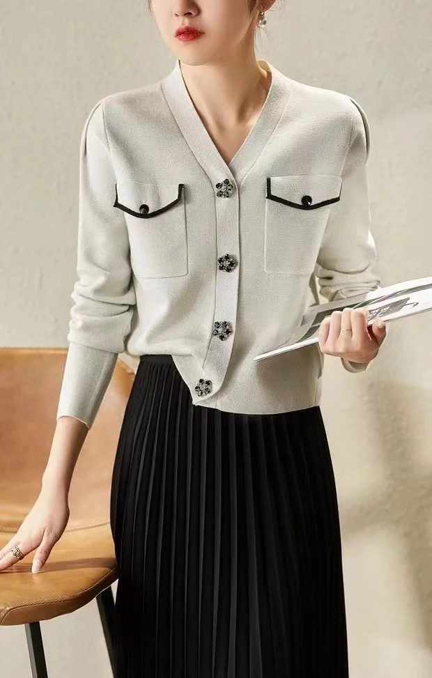 2022newcashmere knit cardigan female spring and autumn new temperamental V-neck sweater loose jacket sweater coat