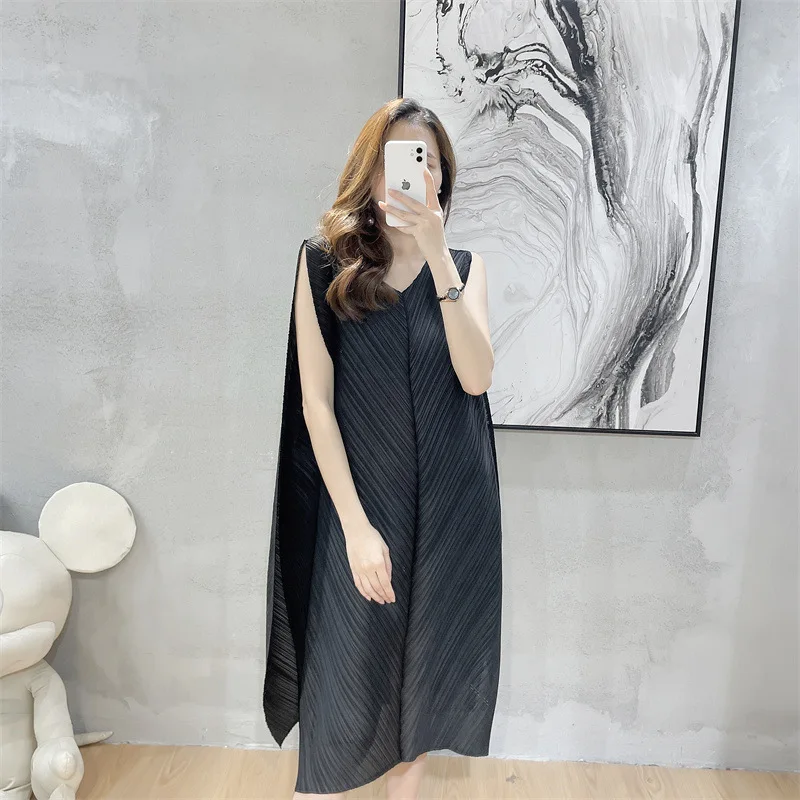 Miyake Pleated Midi Skirt for Women Monochromatic Elegant Loose Dress Sleeveless V-Neck New Fashion Design Spring Summer 2022