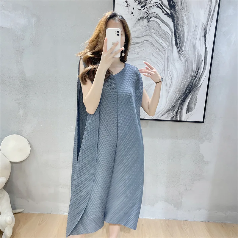 Miyake Pleated Midi Skirt for Women Monochromatic Elegant Loose Dress Sleeveless V-Neck New Fashion Design Spring Summer 2022