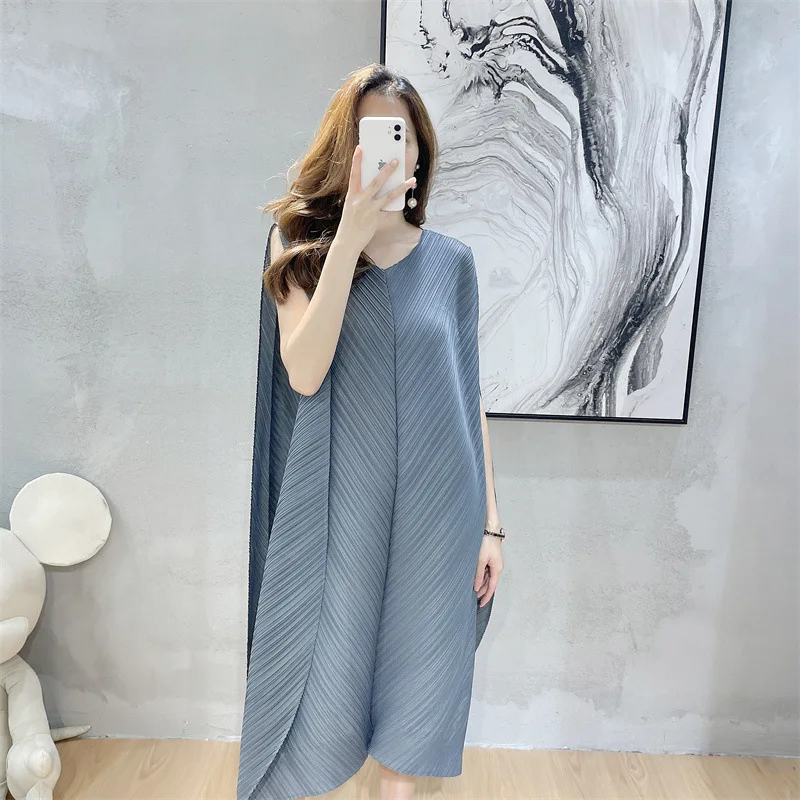 Miyake Pleated Midi Skirt for Women Monochromatic Elegant Loose Dress Sleeveless V-Neck New Fashion Design Spring Summer 2022