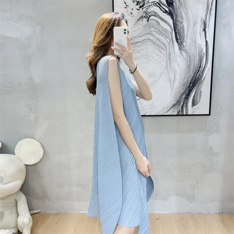 Miyake Pleated Midi Skirt for Women Monochromatic Elegant Loose Dress Sleeveless V-Neck New Fashion Design Spring Summer 2022