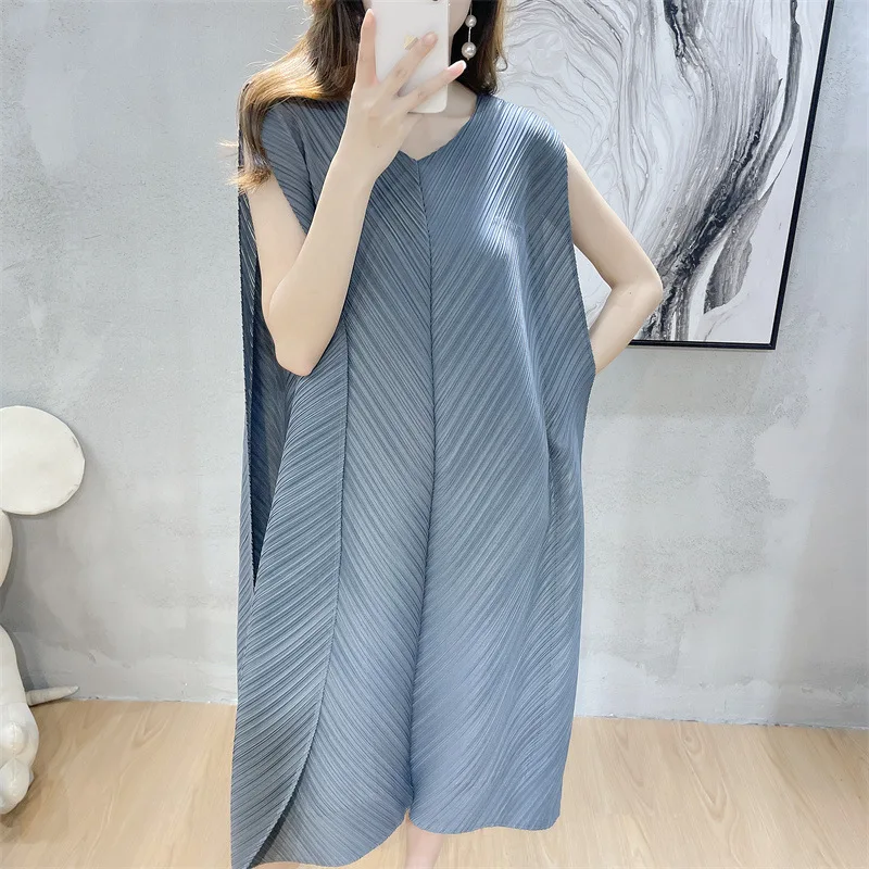Miyake Pleated Midi Skirt for Women Monochromatic Elegant Loose Dress Sleeveless V-Neck New Fashion Design Spring Summer 2022