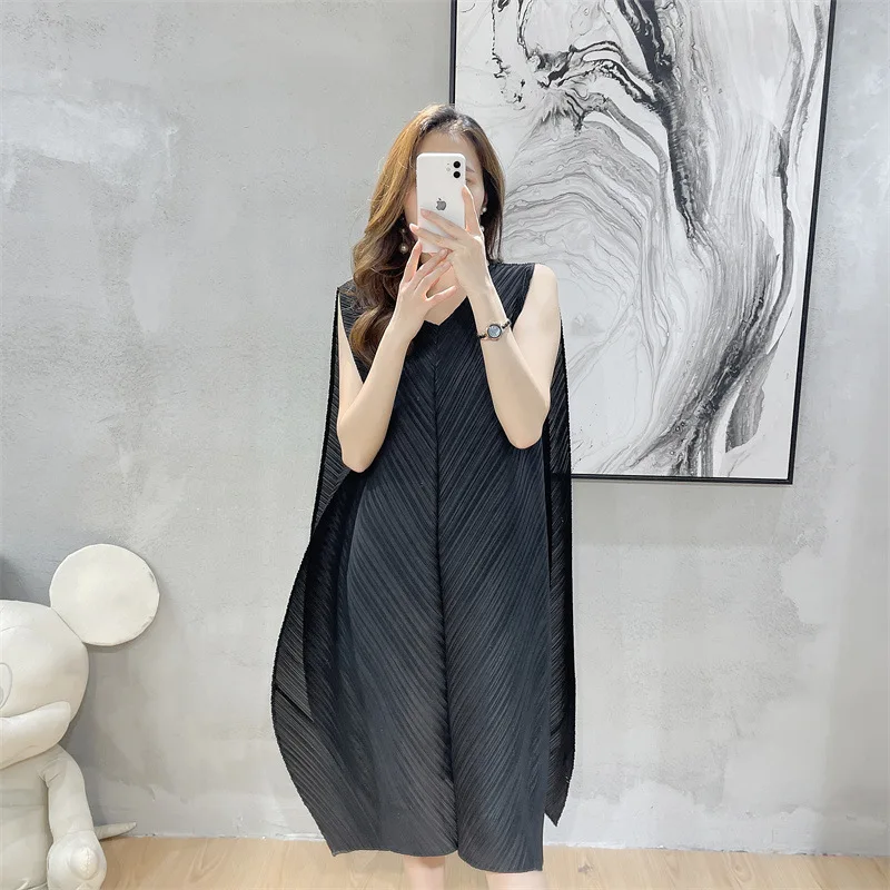 Miyake Pleated Midi Skirt for Women Monochromatic Elegant Loose Dress Sleeveless V-Neck New Fashion Design Spring Summer 2022