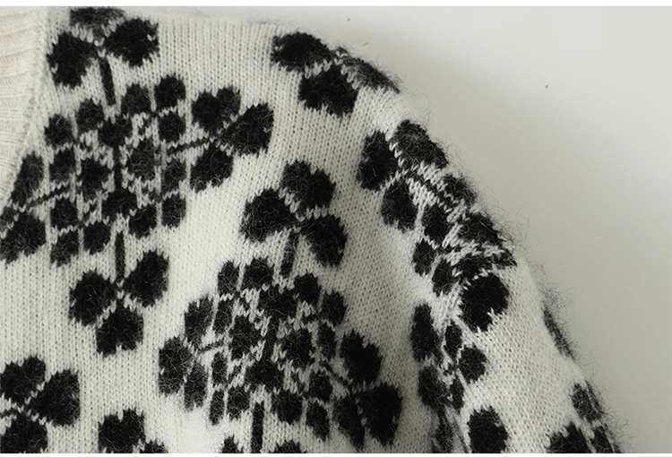 2022 Snowflake autumn winter new pure cashmere sweater ladies thick jacquard loose sweater round neck sweater to keep warm