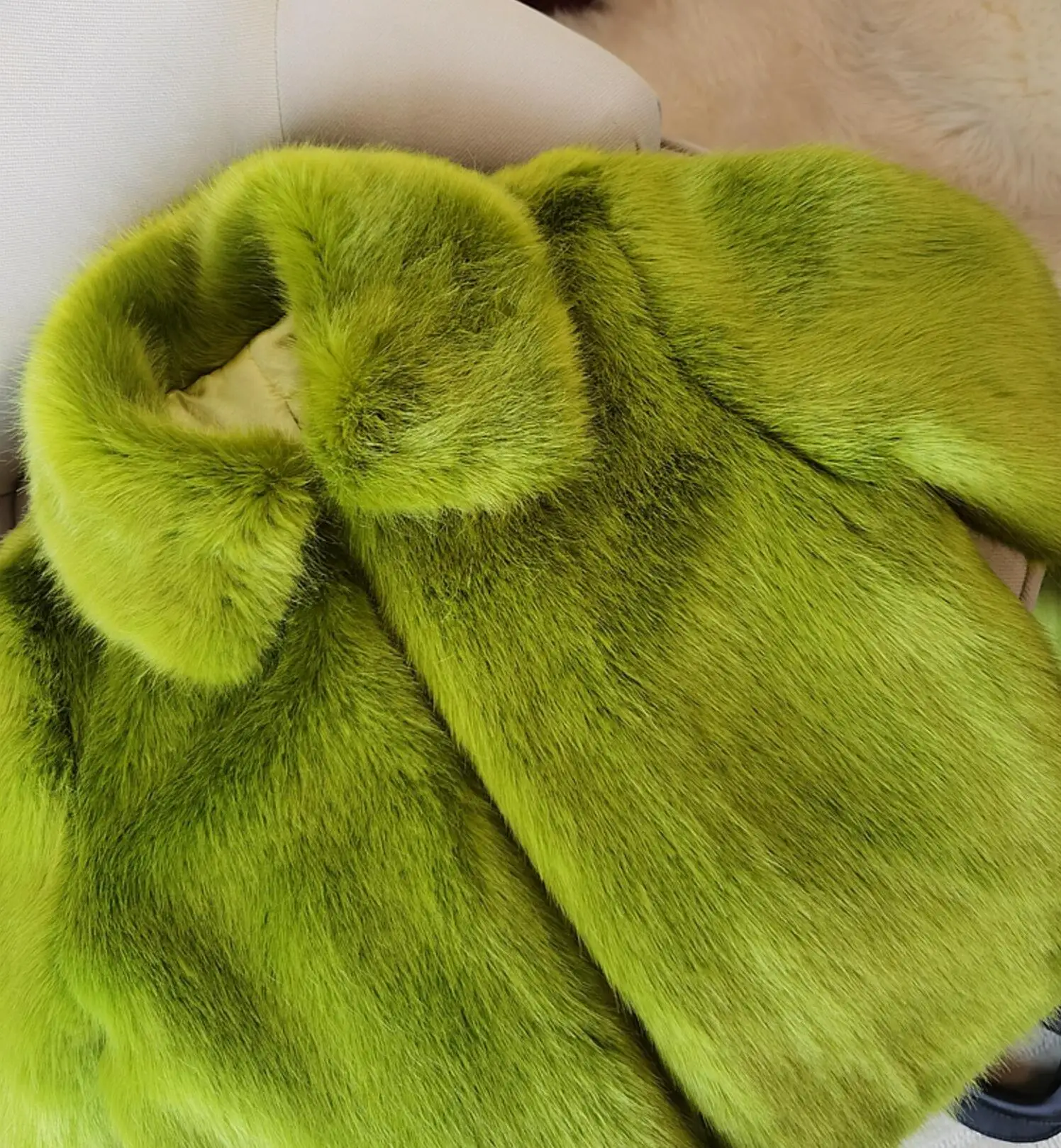 Winter Turn down Collar Lapel Hairy Shaggy Soft Faux Fur Coat Green Women Long Sleeve Furry Fur Warm Jacket Short Outerwear