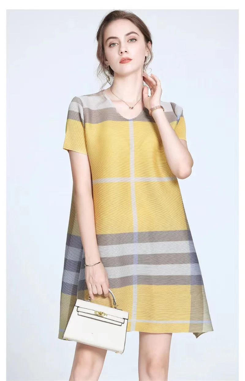 Miyake Pleated French Mini Dress for Women, High-end, Western-style, Loose, Age-reducing Print, Striped, New Clothing, 2022