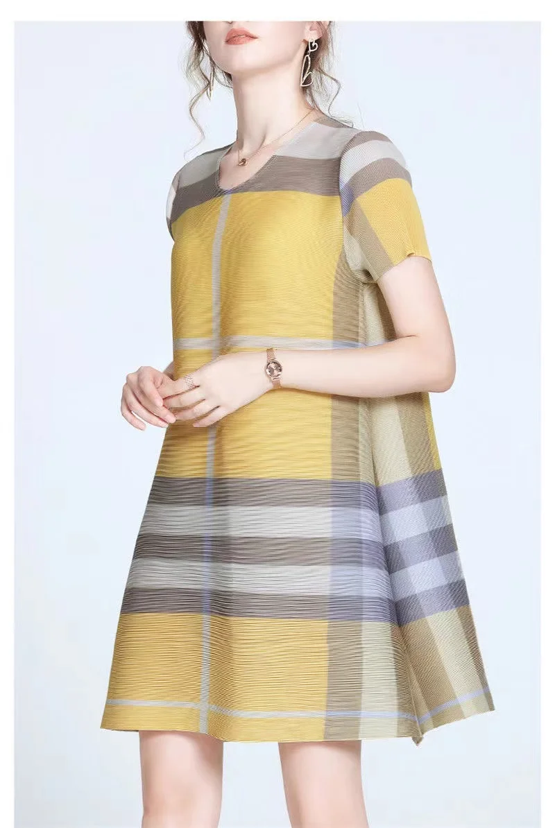 Miyake Pleated French Mini Dress for Women, High-end, Western-style, Loose, Age-reducing Print, Striped, New Clothing, 2022
