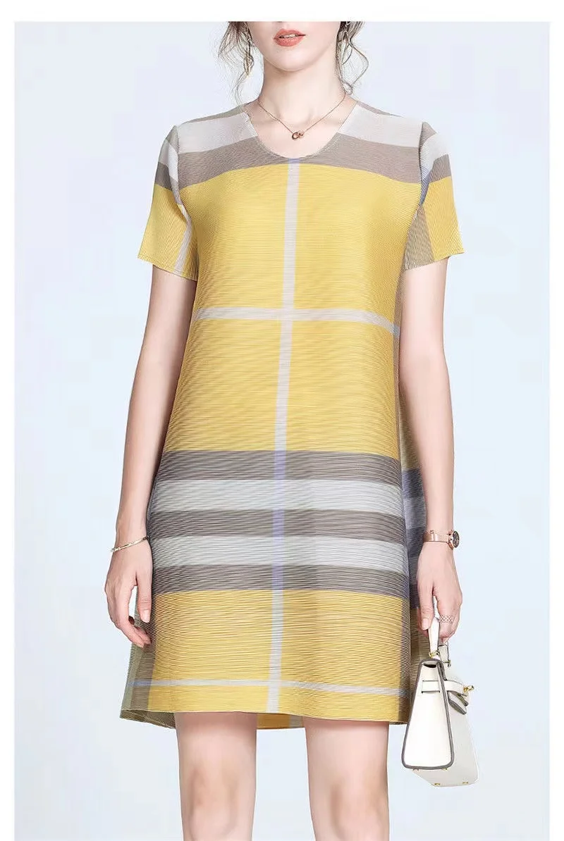 Miyake Pleated French Mini Dress for Women, High-end, Western-style, Loose, Age-reducing Print, Striped, New Clothing, 2022