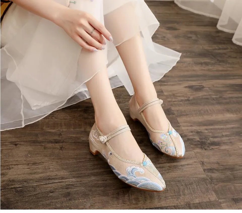 Embroidered Pointed Toe Women Mary Jane Pumps Ethnic Vintage Dress Shoe for Ladies Mid Heel Ankle Strap Dance Shoe