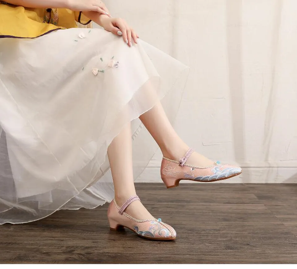 Embroidered Pointed Toe Women Mary Jane Pumps Ethnic Vintage Dress Shoe for Ladies Mid Heel Ankle Strap Dance Shoe