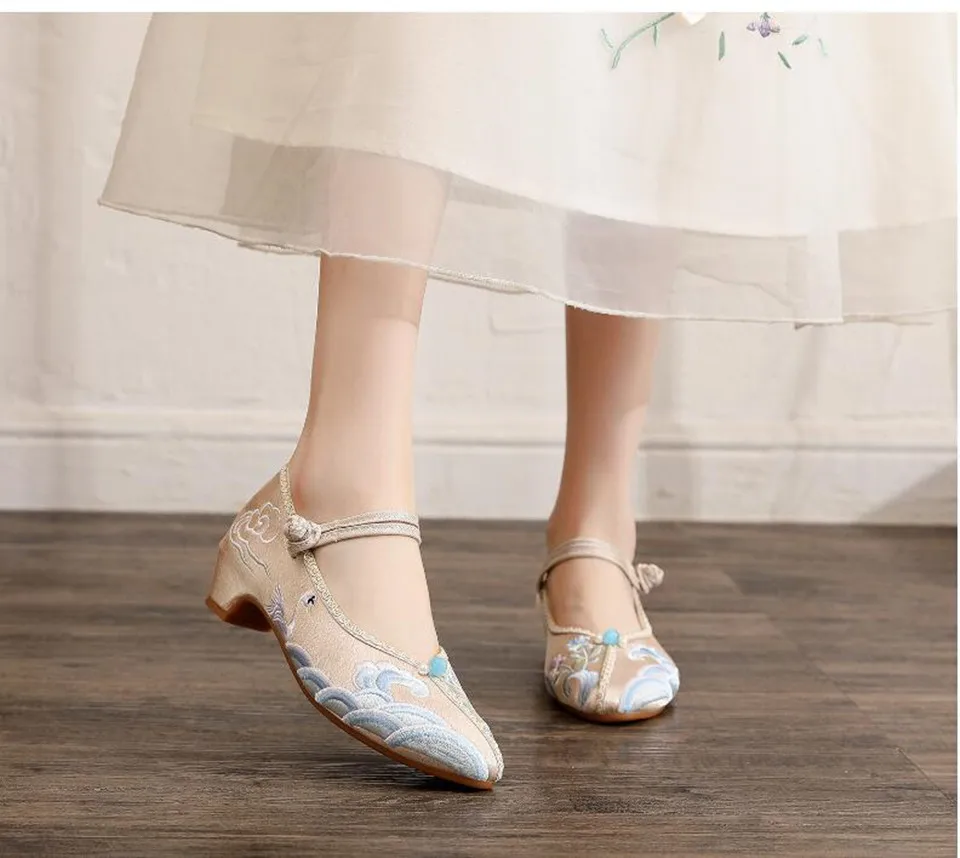 Embroidered Pointed Toe Women Mary Jane Pumps Ethnic Vintage Dress Shoe for Ladies Mid Heel Ankle Strap Dance Shoe