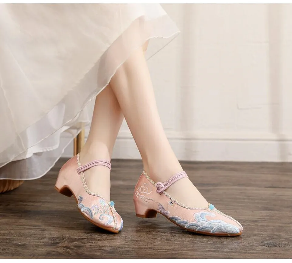 Embroidered Pointed Toe Women Mary Jane Pumps Ethnic Vintage Dress Shoe for Ladies Mid Heel Ankle Strap Dance Shoe