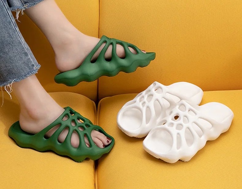 Summer Slippers Women Men New Fashion Skull Thick Bottom Increased Street Flip Flops Indoor Couple Home Soft Sandals Big Size