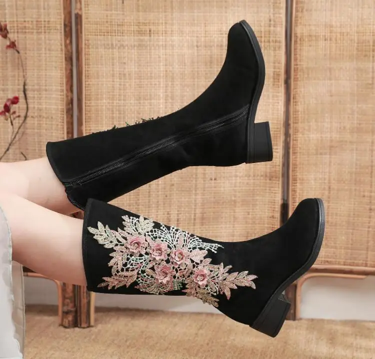Women Stacked Heel Mid Calf Boots Zip up High Riding Boot Faux Suede Retro Appliques Long Booties for Female Plush Winter Shoe