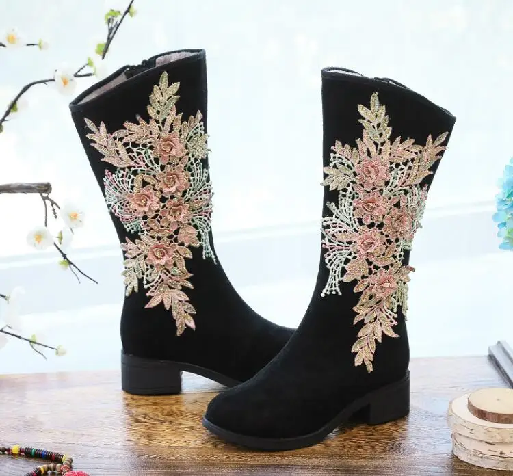 Women Stacked Heel Mid Calf Boots Zip up High Riding Boot Faux Suede Retro Appliques Long Booties for Female Plush Winter Shoe