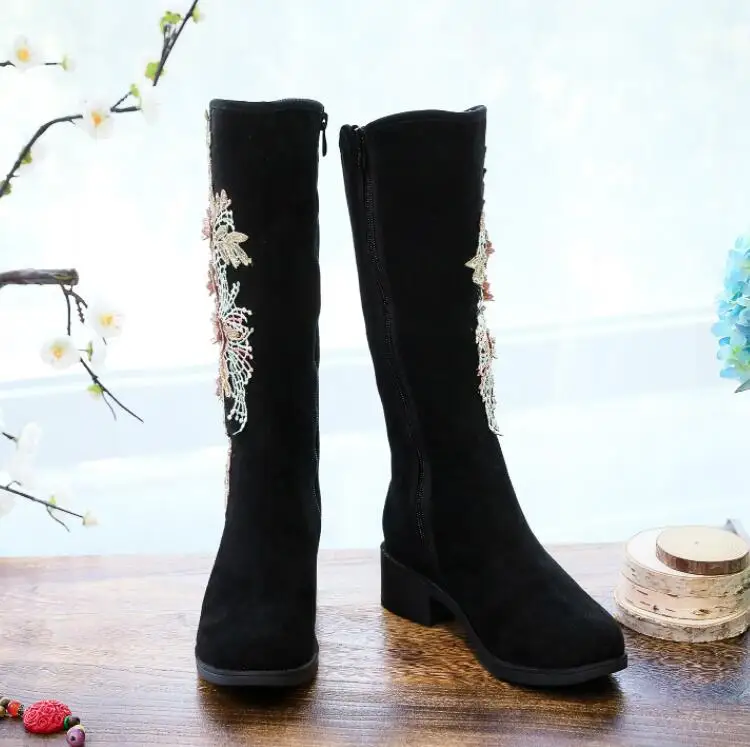 Women Stacked Heel Mid Calf Boots Zip up High Riding Boot Faux Suede Retro Appliques Long Booties for Female Plush Winter Shoe