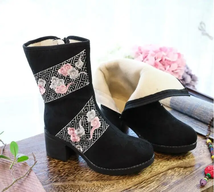Women Stacked Heel Mid Calf Boots Zip up High Riding Boot Faux Suede Retro Appliques Long Booties for Female Plush Winter Shoe
