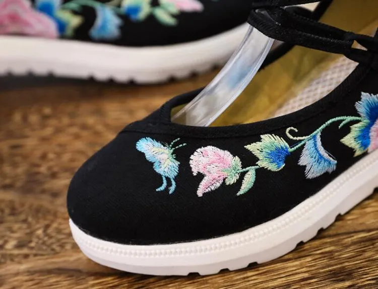 Spring Women Cross-Tied Embroidered Casual Shoes Girls Vintage Canvas Sneakers Ethnic Lace-Up Female Wedges Dancing Shoes