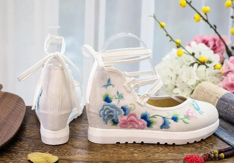 Spring Women Cross-Tied Embroidered Casual Shoes Girls Vintage Canvas Sneakers Ethnic Lace-Up Female Wedges Dancing Shoes