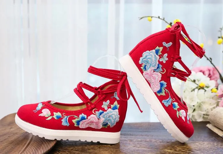 Spring Women Cross-Tied Embroidered Casual Shoes Girls Vintage Canvas Sneakers Ethnic Lace-Up Female Wedges Dancing Shoes