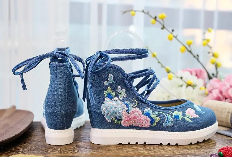 Spring Women Cross-Tied Embroidered Casual Shoes Girls Vintage Canvas Sneakers Ethnic Lace-Up Female Wedges Dancing Shoes
