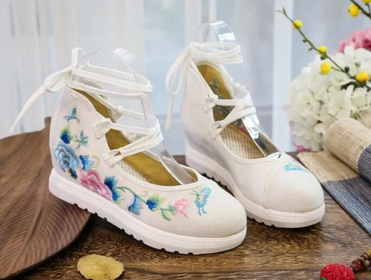 Spring Women Cross-Tied Embroidered Casual Shoes Girls Vintage Canvas Sneakers Ethnic Lace-Up Female Wedges Dancing Shoes