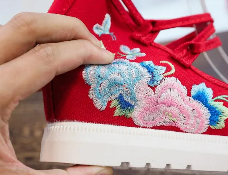 Spring Women Cross-Tied Embroidered Casual Shoes Girls Vintage Canvas Sneakers Ethnic Lace-Up Female Wedges Dancing Shoes