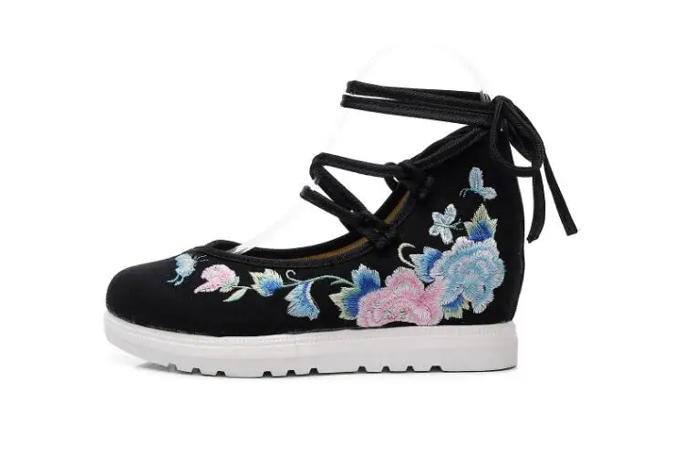 Spring Women Cross-Tied Embroidered Casual Shoes Girls Vintage Canvas Sneakers Ethnic Lace-Up Female Wedges Dancing Shoes