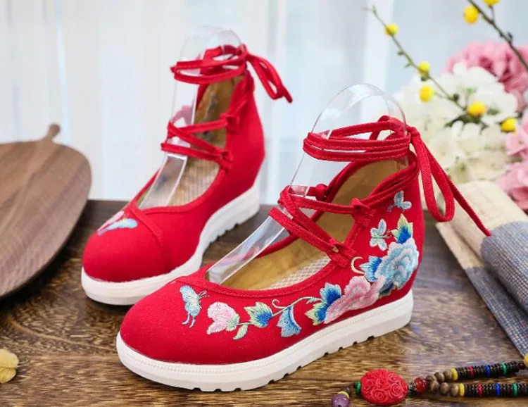Spring Women Cross-Tied Embroidered Casual Shoes Girls Vintage Canvas Sneakers Ethnic Lace-Up Female Wedges Dancing Shoes