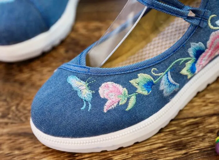 Spring Women Cross-Tied Embroidered Casual Shoes Girls Vintage Canvas Sneakers Ethnic Lace-Up Female Wedges Dancing Shoes