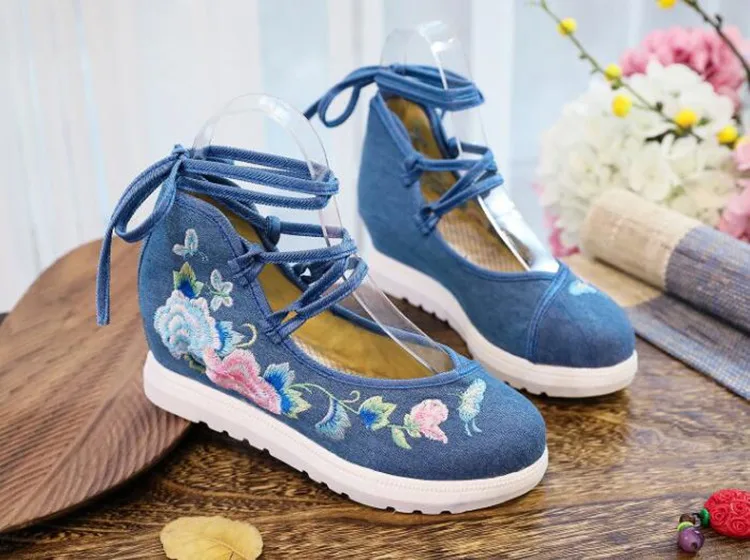 Spring Women Cross-Tied Embroidered Casual Shoes Girls Vintage Canvas Sneakers Ethnic Lace-Up Female Wedges Dancing Shoes
