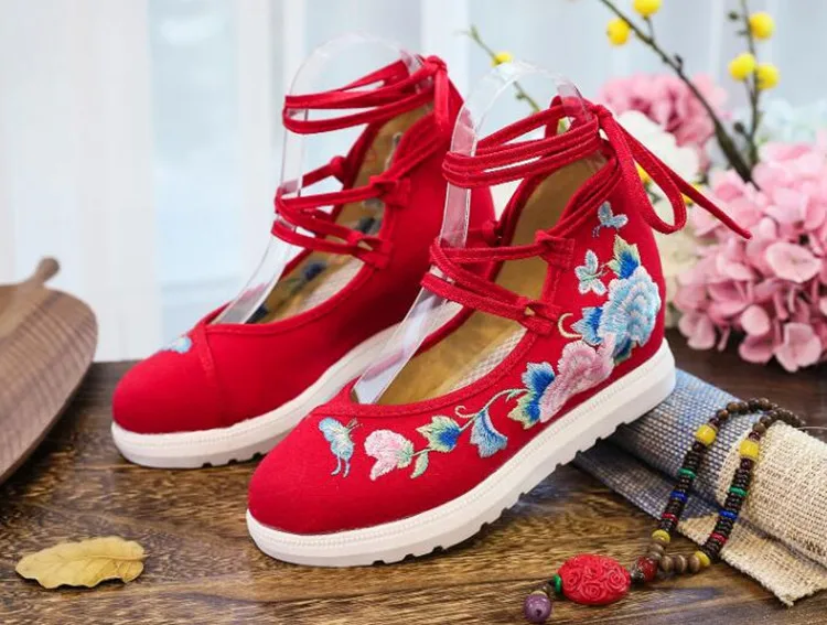 Spring Women Cross-Tied Embroidered Casual Shoes Girls Vintage Canvas Sneakers Ethnic Lace-Up Female Wedges Dancing Shoes