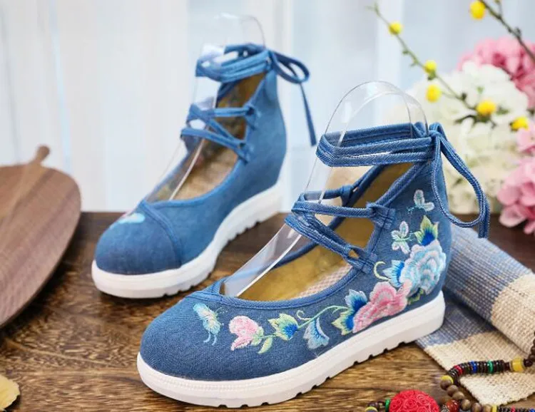 Spring Women Cross-Tied Embroidered Casual Shoes Girls Vintage Canvas Sneakers Ethnic Lace-Up Female Wedges Dancing Shoes