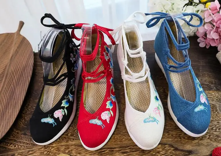 Spring Women Cross-Tied Embroidered Casual Shoes Girls Vintage Canvas Sneakers Ethnic Lace-Up Female Wedges Dancing Shoes