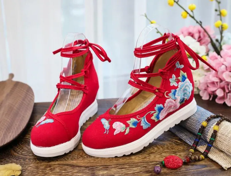 Spring Women Cross-Tied Embroidered Casual Shoes Girls Vintage Canvas Sneakers Ethnic Lace-Up Female Wedges Dancing Shoes