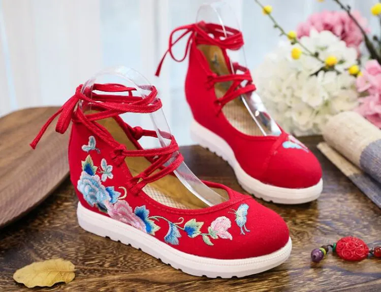 Spring Women Cross-Tied Embroidered Casual Shoes Girls Vintage Canvas Sneakers Ethnic Lace-Up Female Wedges Dancing Shoes