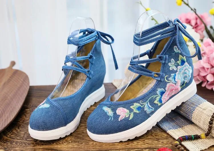 Spring Women Cross-Tied Embroidered Casual Shoes Girls Vintage Canvas Sneakers Ethnic Lace-Up Female Wedges Dancing Shoes